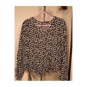 Abercrombie & fitch long sleeve floral top